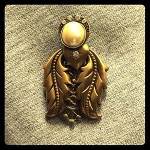 Vintage Brooch / Pin w/ Pearl Rhinestone Accents